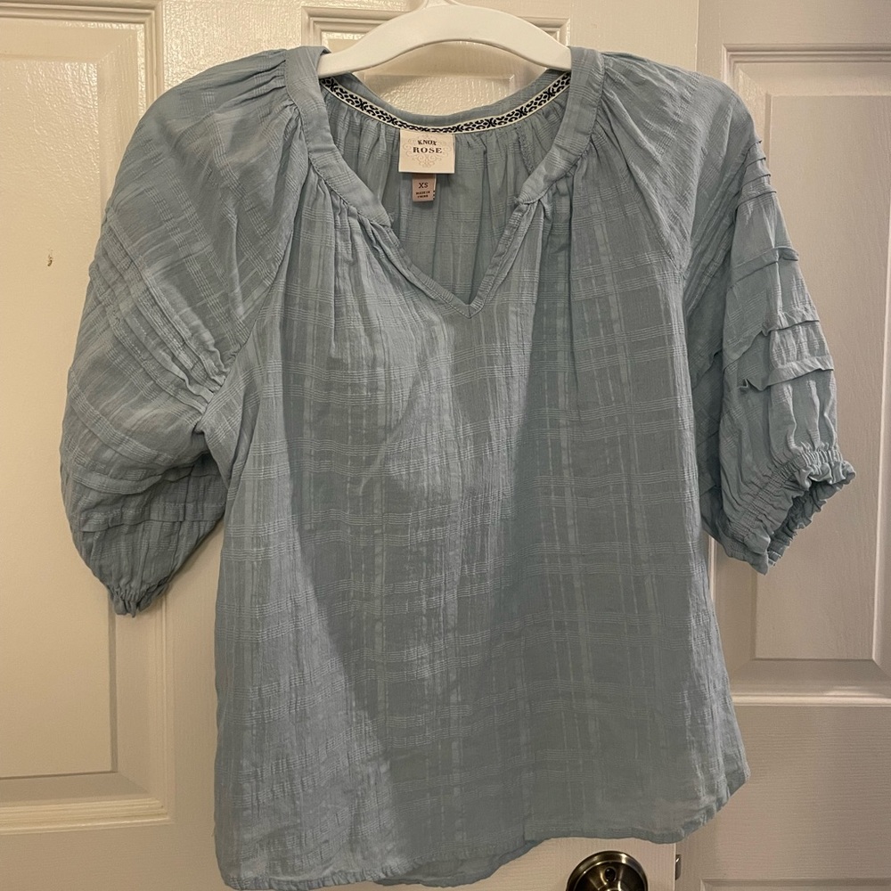 Knox rose blue short sleeve top, size XS